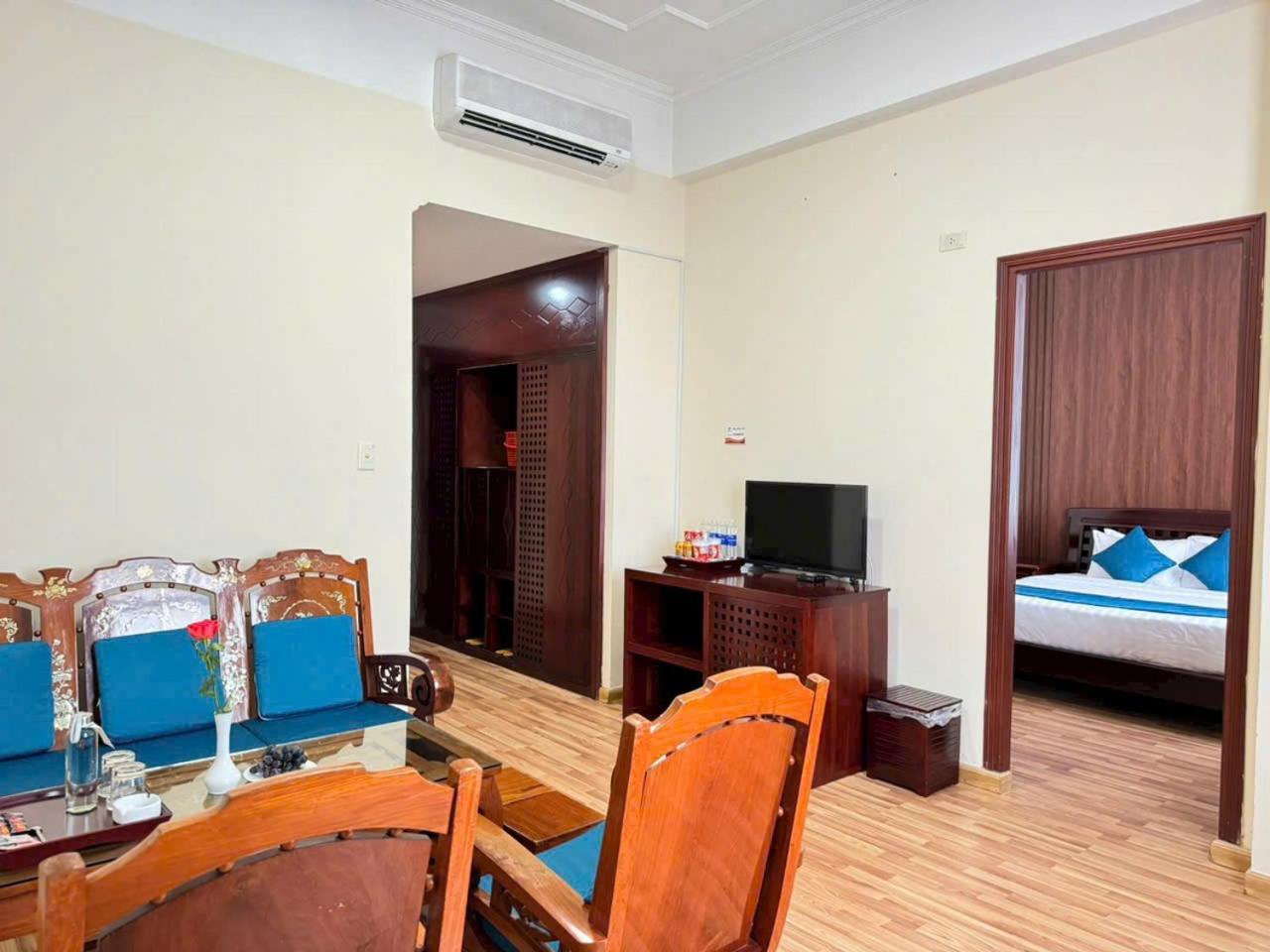 Hotel Khach San Hung Vuong Quảng Ngãi Exterior foto