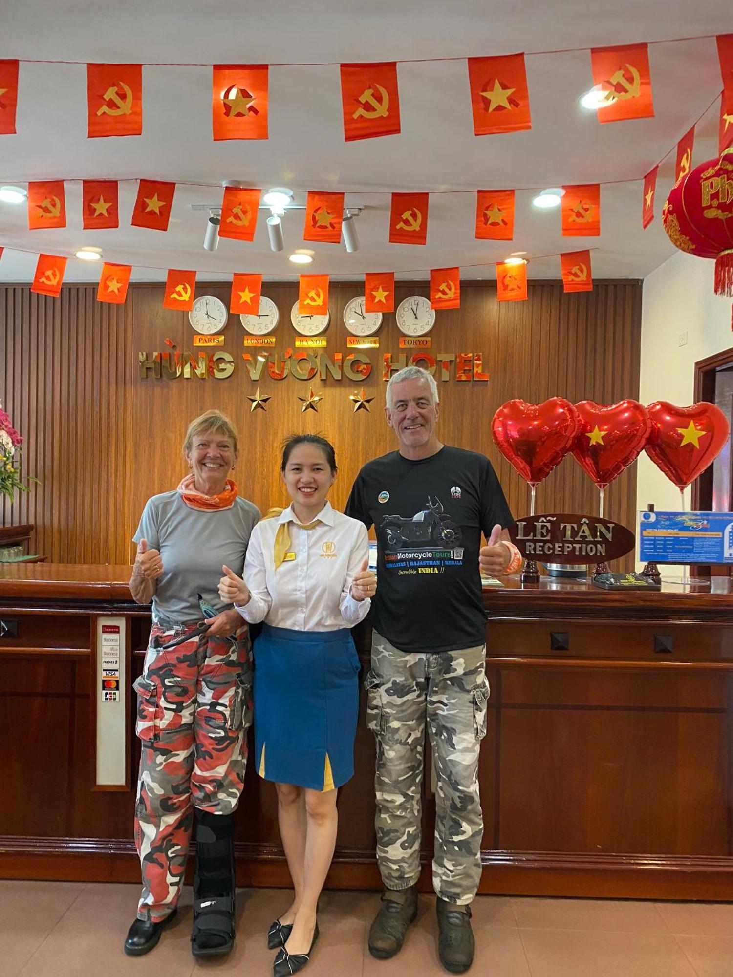 Hotel Khach San Hung Vuong Quảng Ngãi Exterior foto